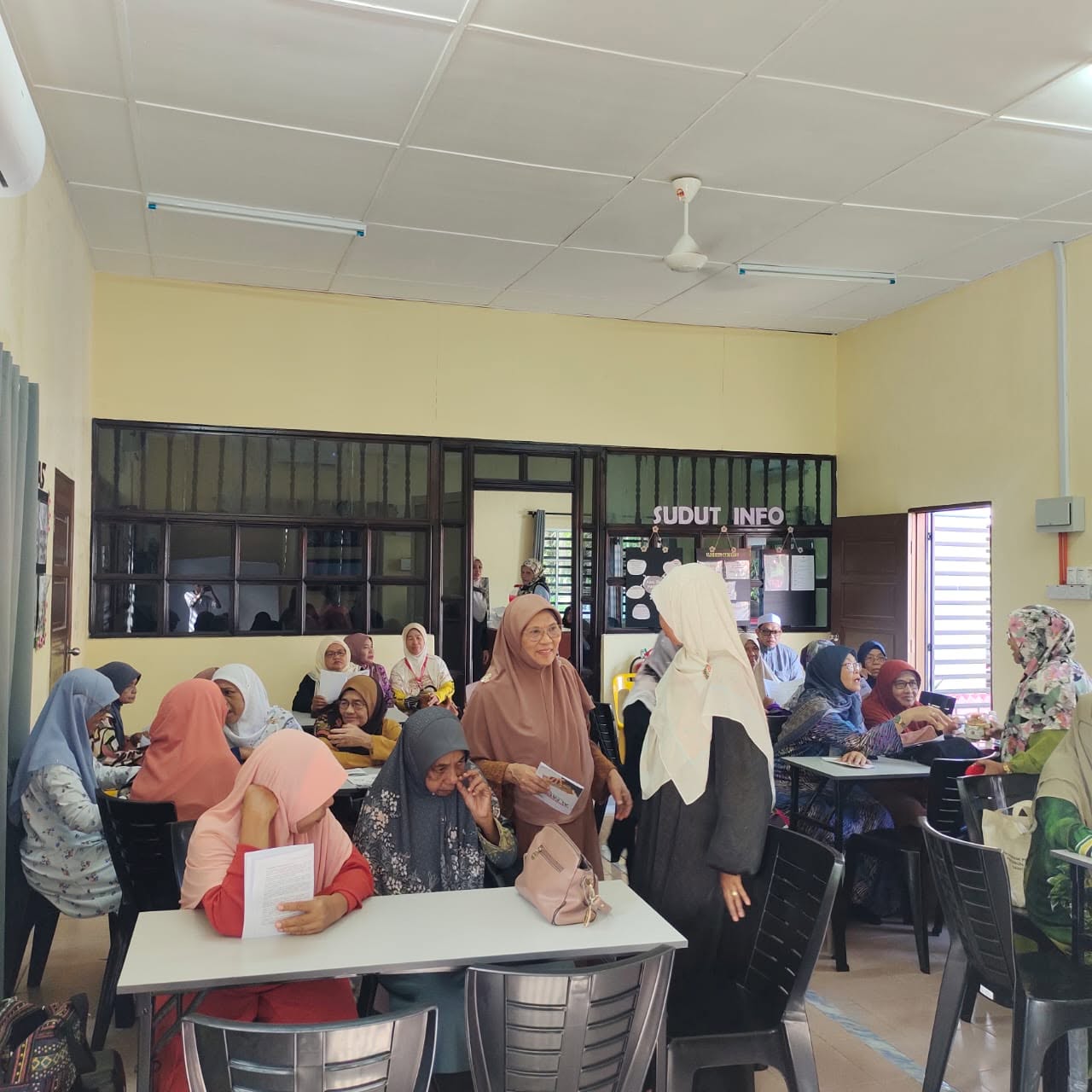 Warga Emas